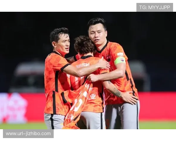 半场战报:包装工暂20-17领先雄狮,维克斯接球达阵建功