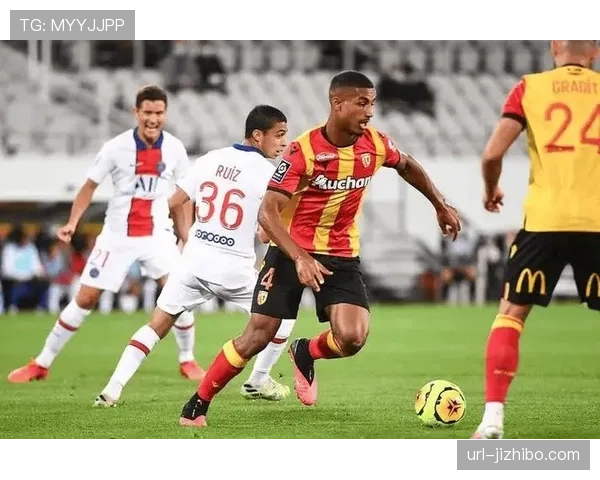 通讯：一座城市的足球信仰——斯特拉斯堡主场胜利后的保级游行